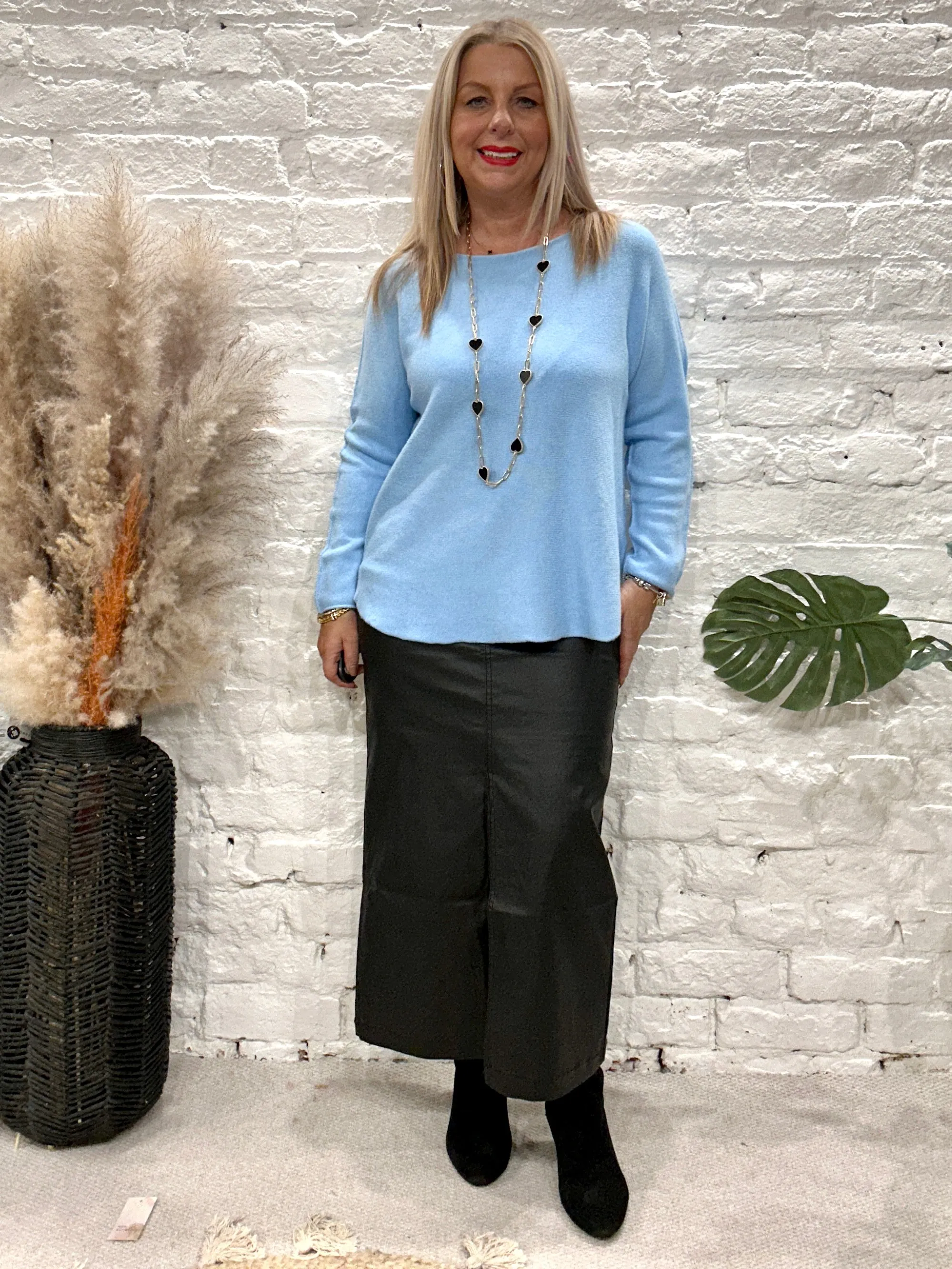 Basic Brogan Soft Knit Scoop Bottom Jumper