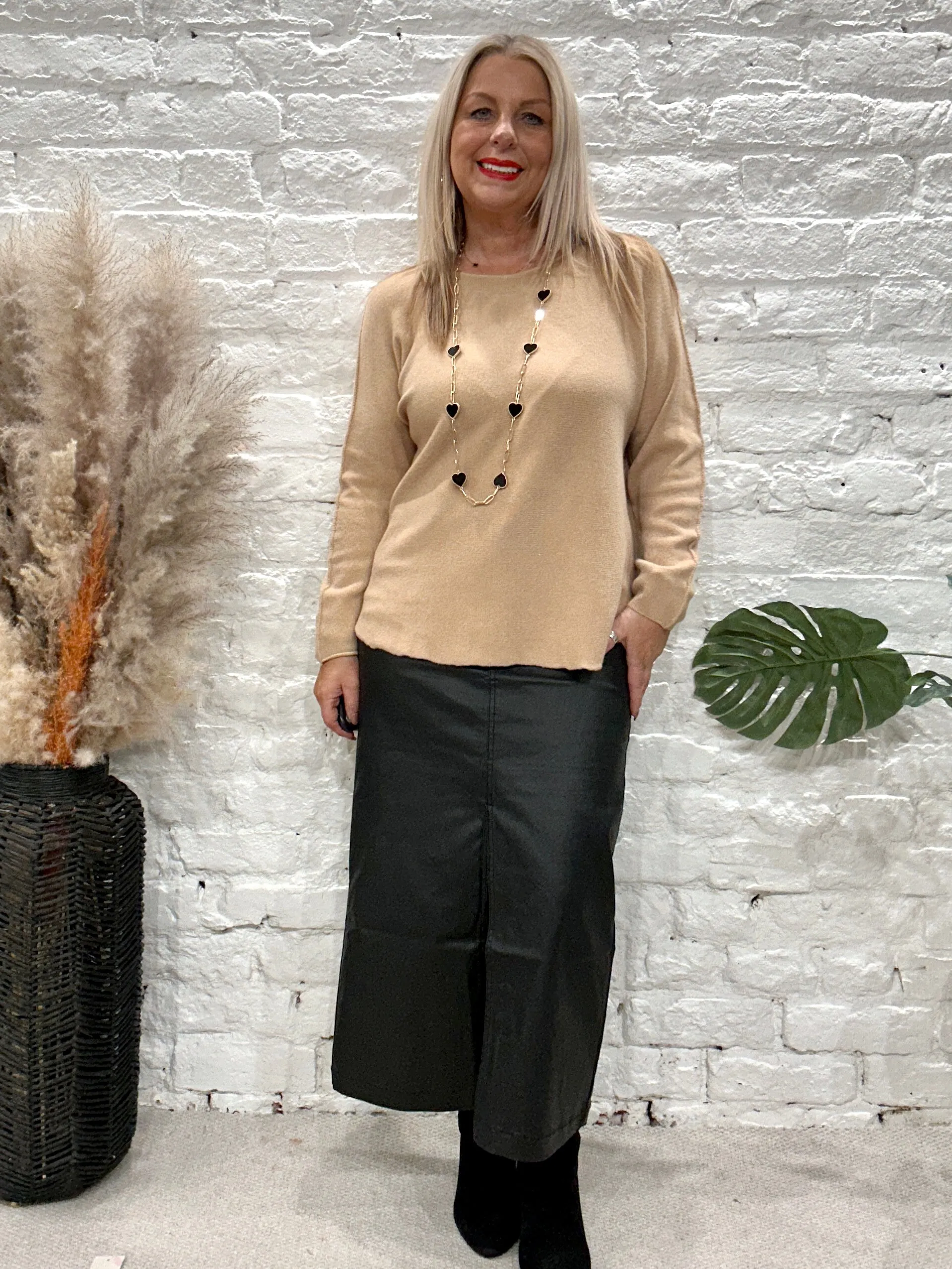 Basic Brogan Soft Knit Scoop Bottom Jumper
