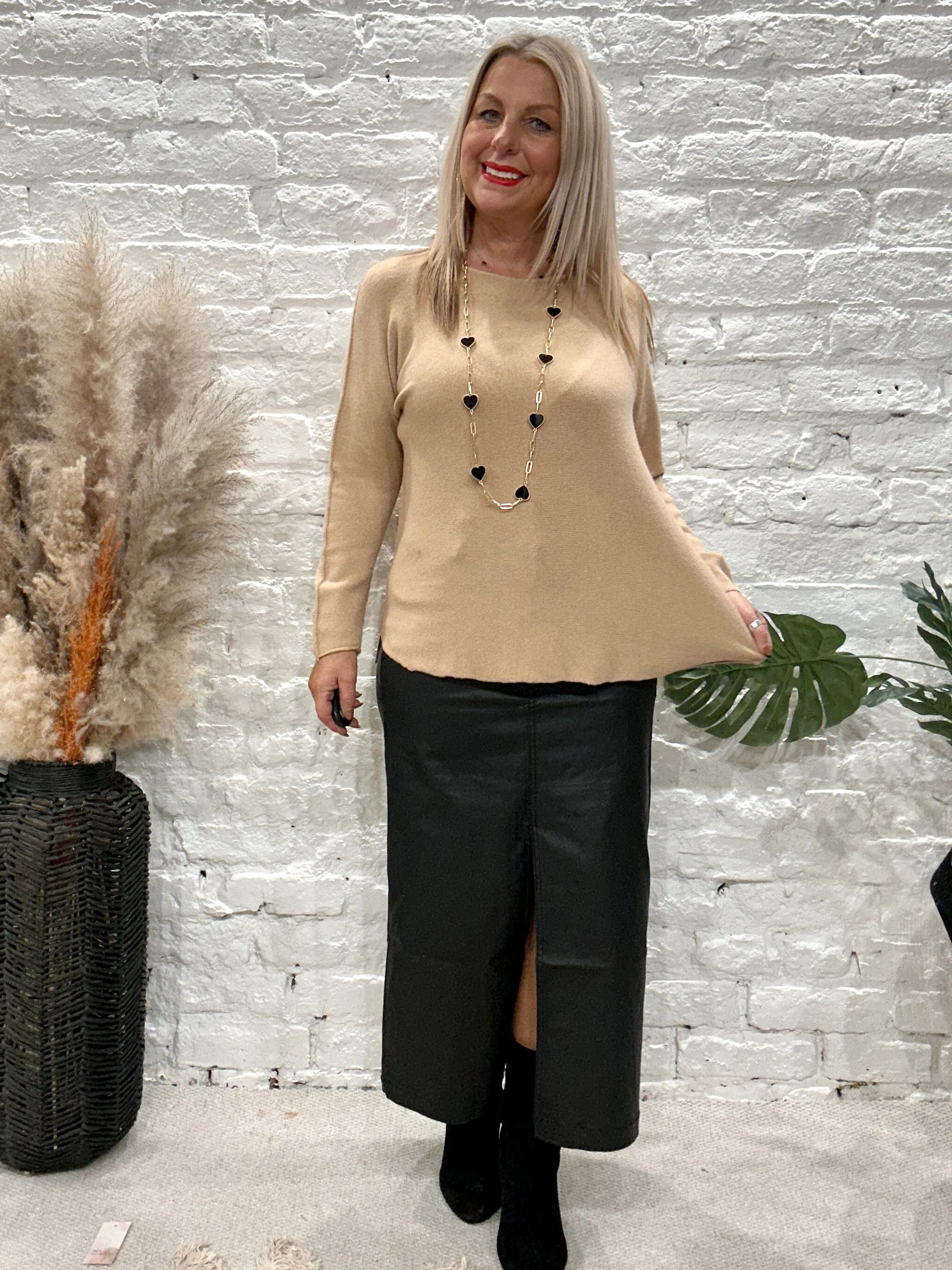 Basic Brogan Soft Knit Scoop Bottom Jumper