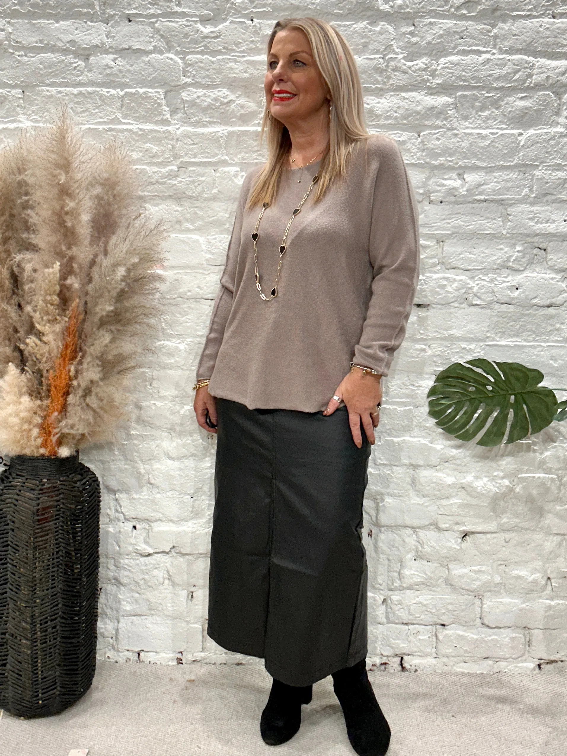 Basic Brogan Soft Knit Scoop Bottom Jumper