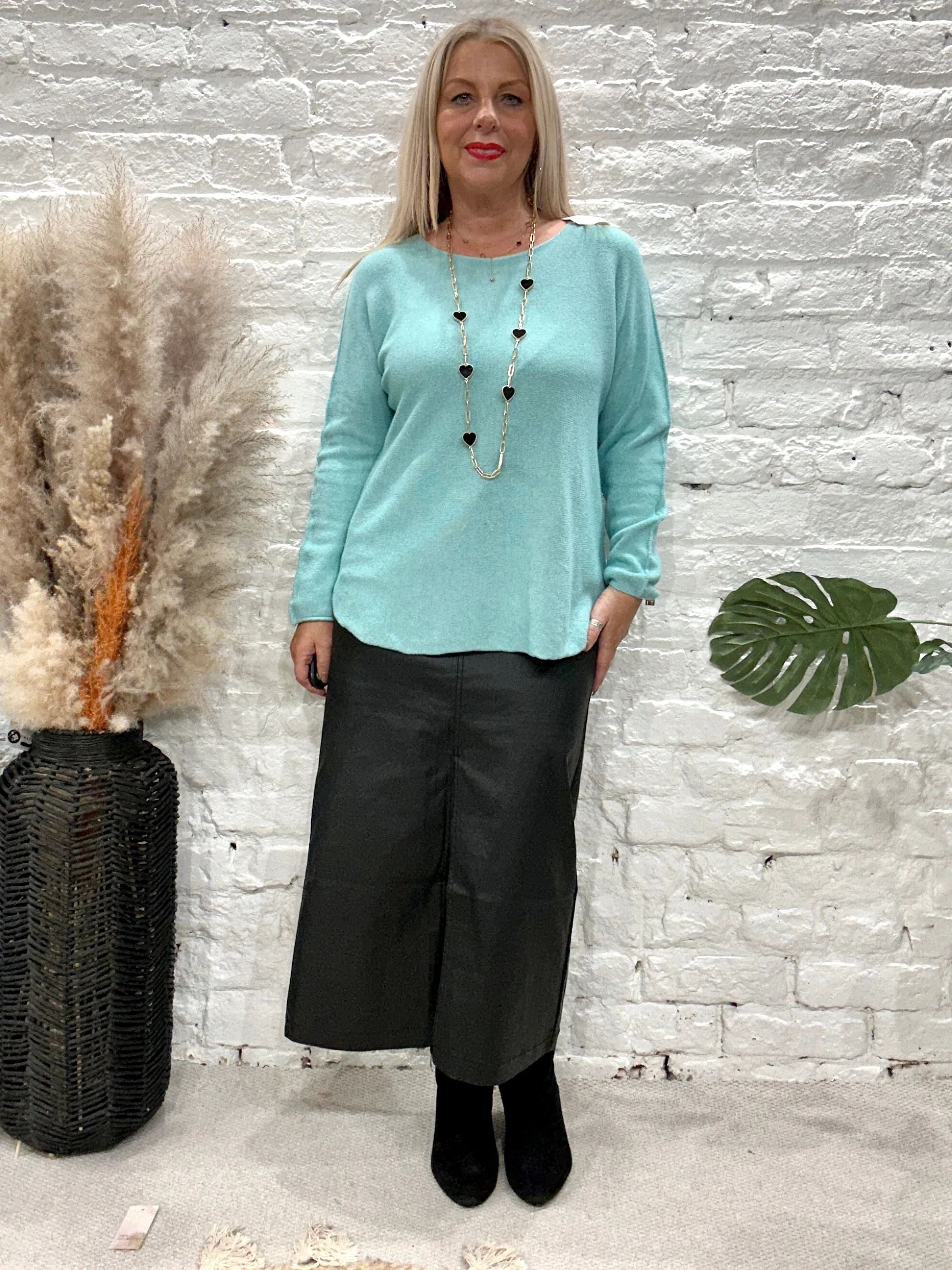 Basic Brogan Soft Knit Scoop Bottom Jumper