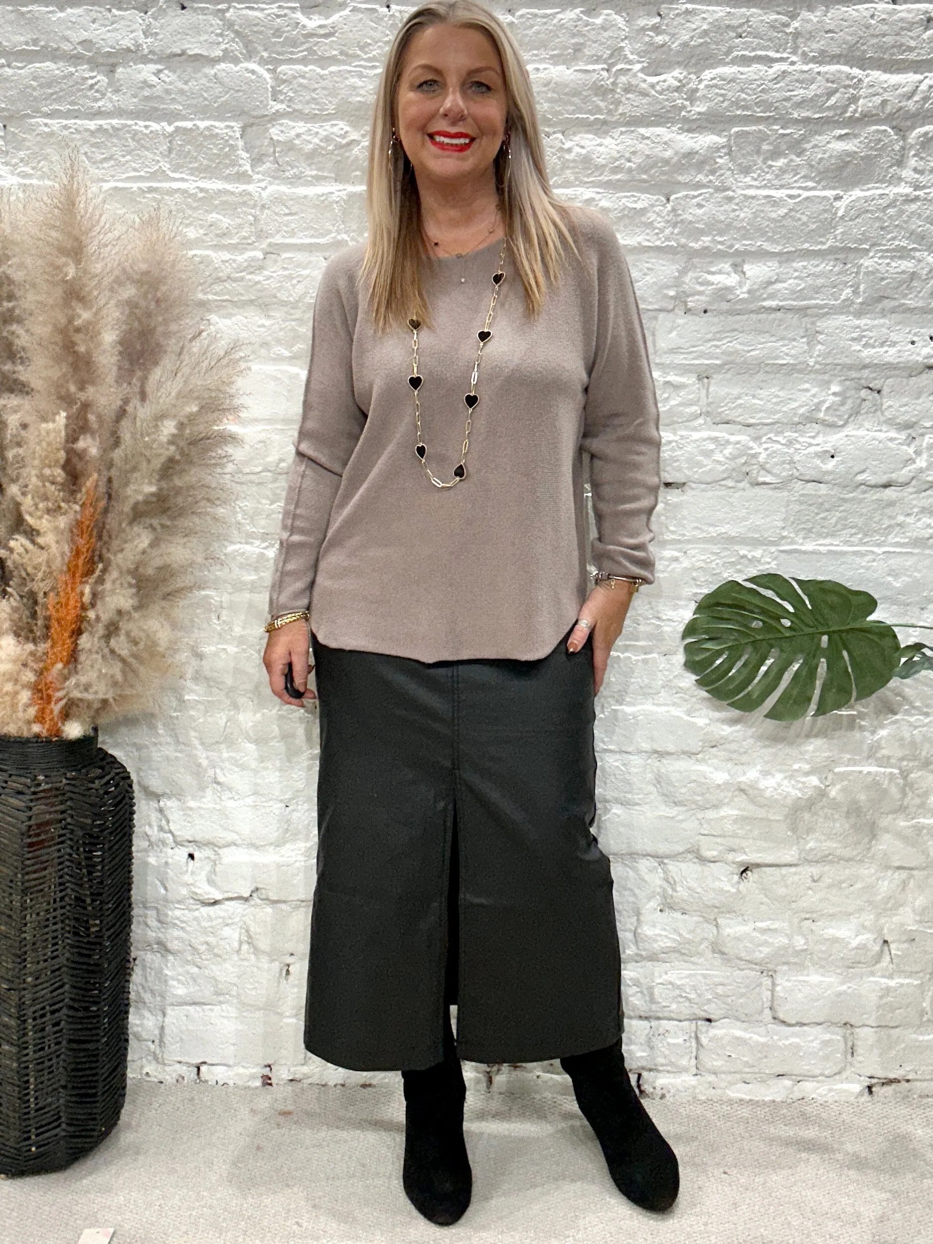 Basic Brogan Soft Knit Scoop Bottom Jumper