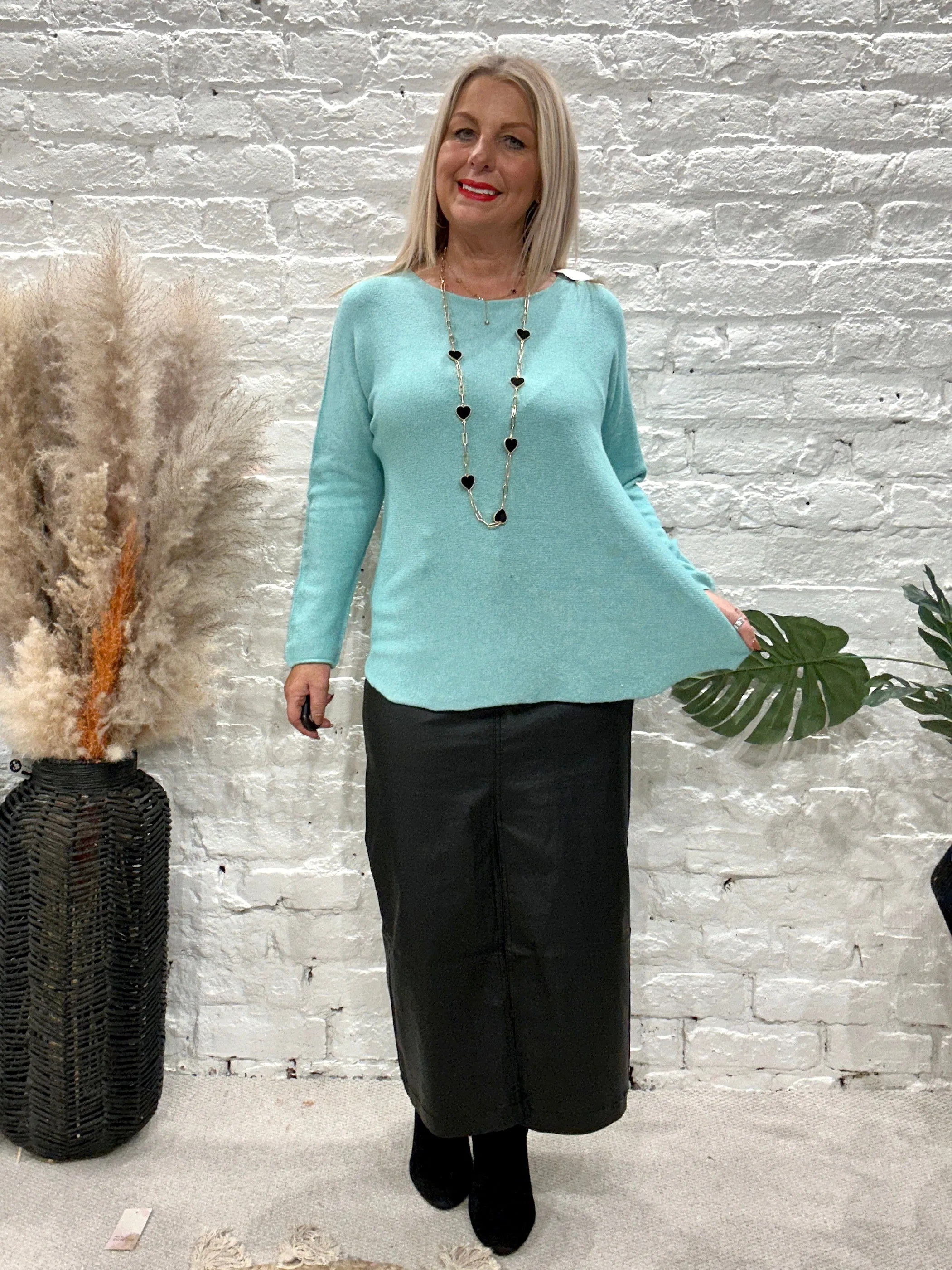 Basic Brogan Soft Knit Scoop Bottom Jumper