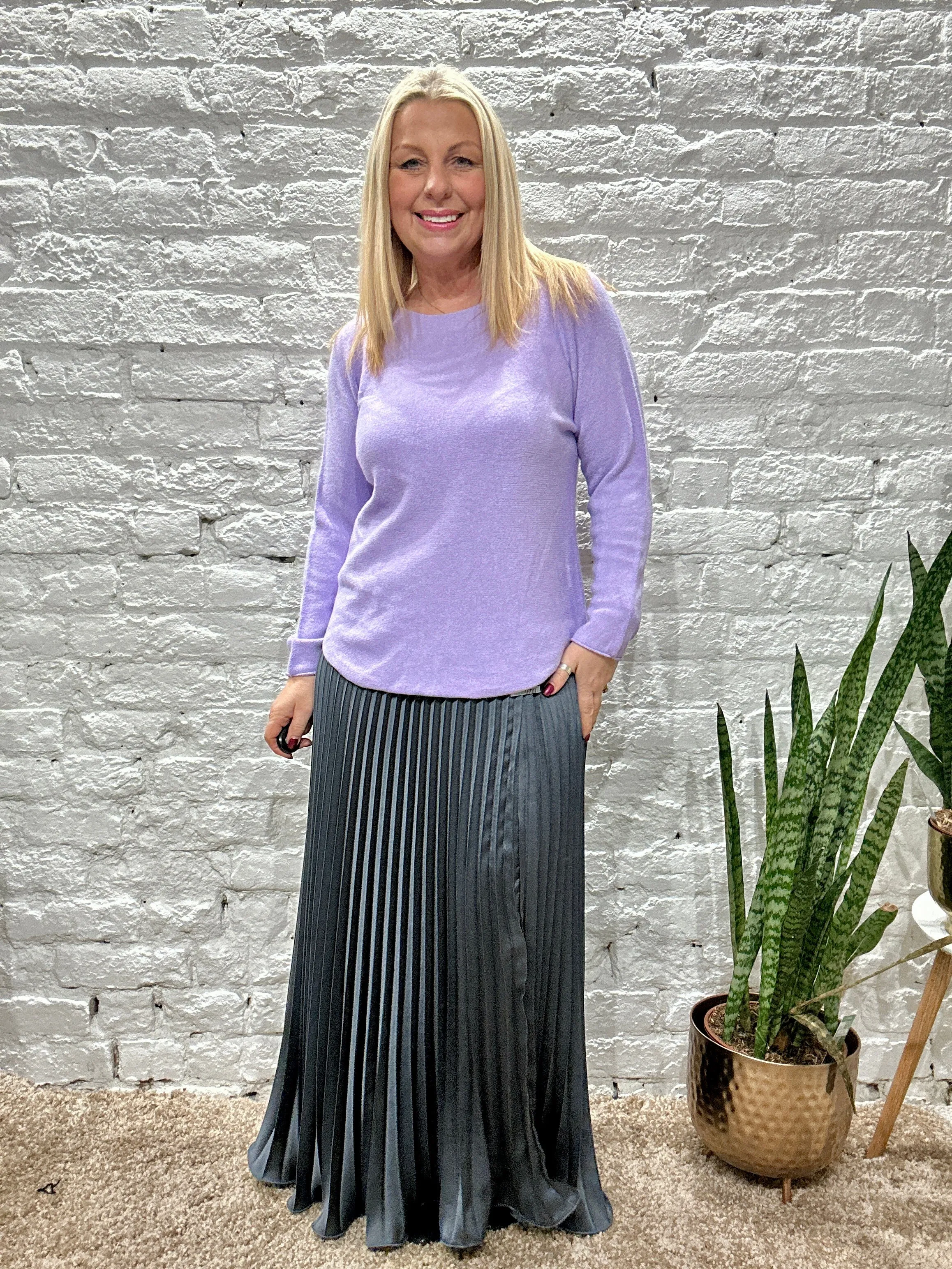 Basic Brogan Soft Knit Scoop Bottom Jumper