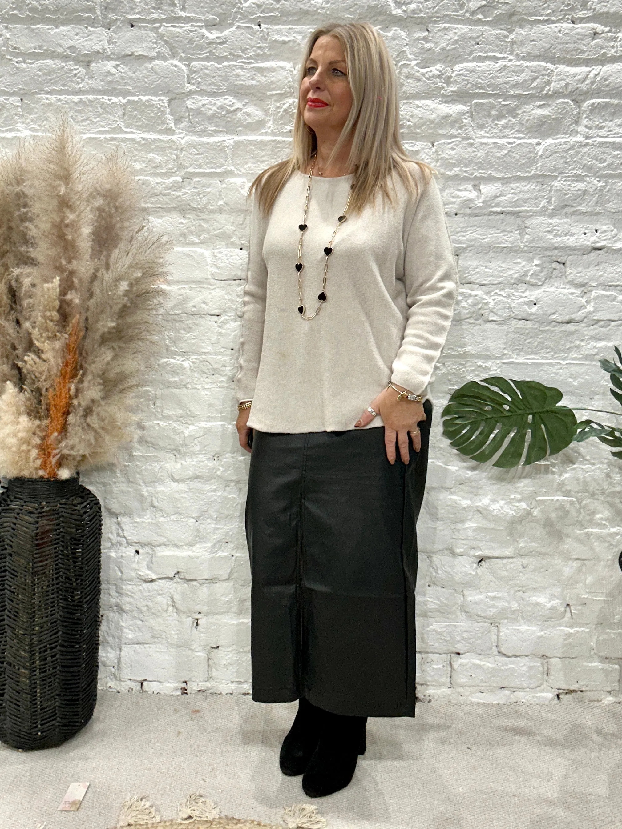 Basic Brogan Soft Knit Scoop Bottom Jumper