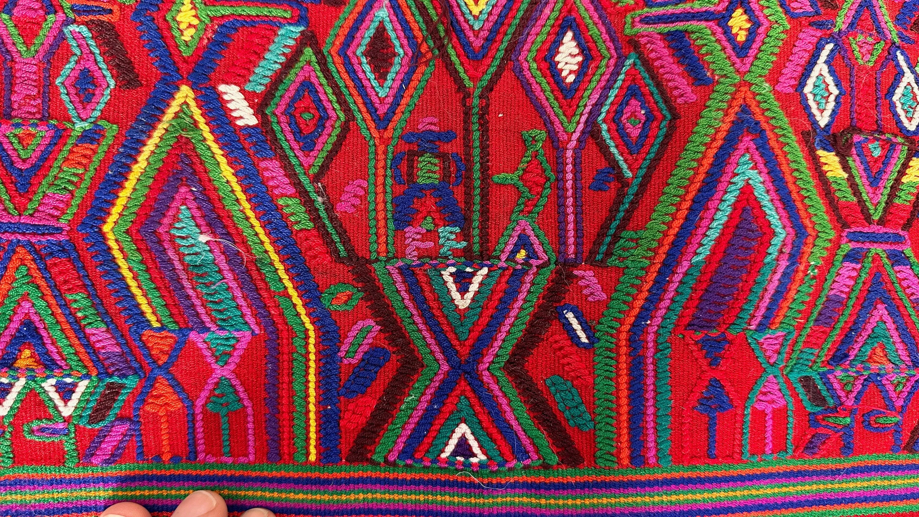 Fine Vintage Guatemalan Huipil. Nebaj Hand-woven Embroidered. 0770