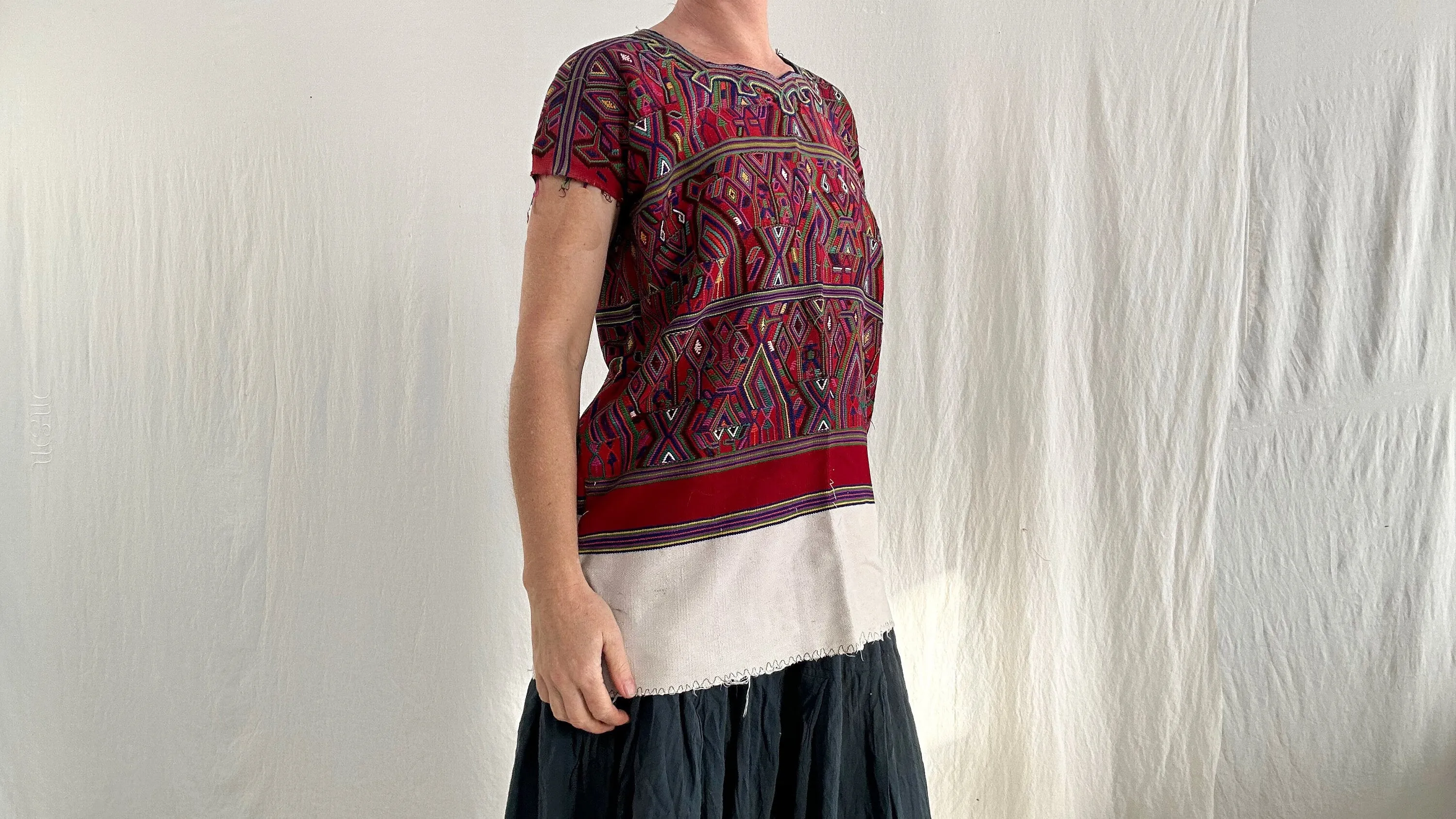 Fine Vintage Guatemalan Huipil. Nebaj Hand-woven Embroidered. 0770