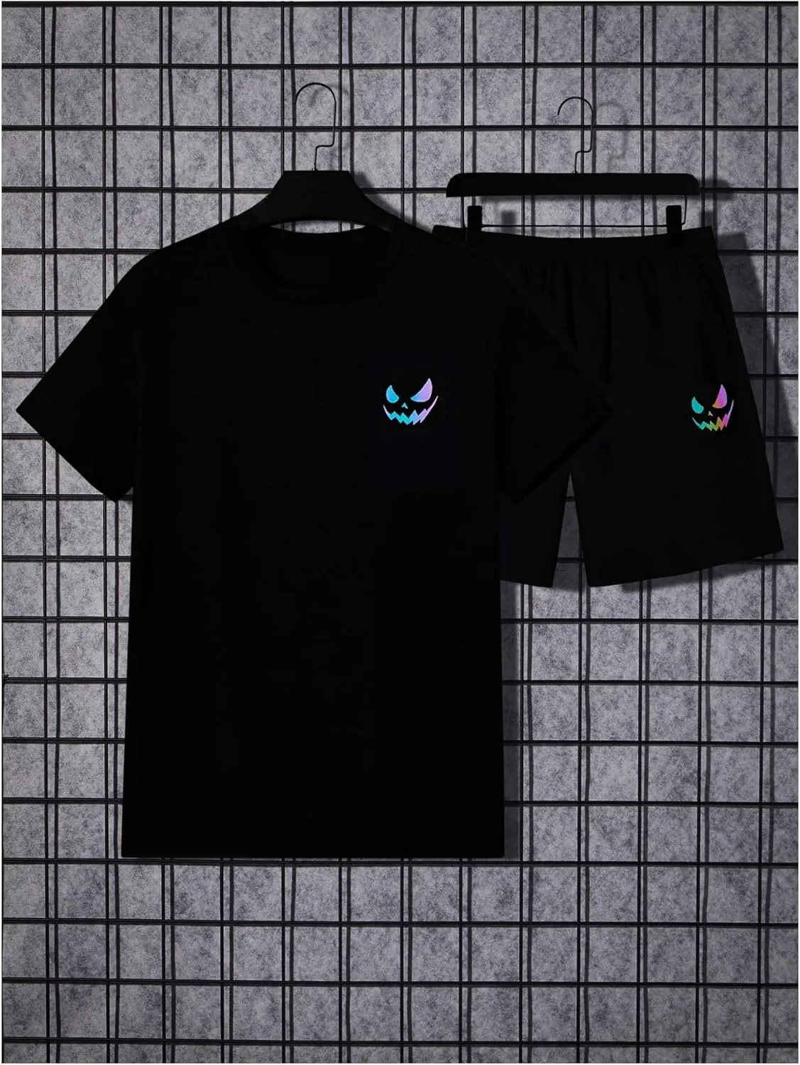 Floerns Men's Graphic Print T Shirt Drawstring Waist Shorts Set 2 Piece Outfit
