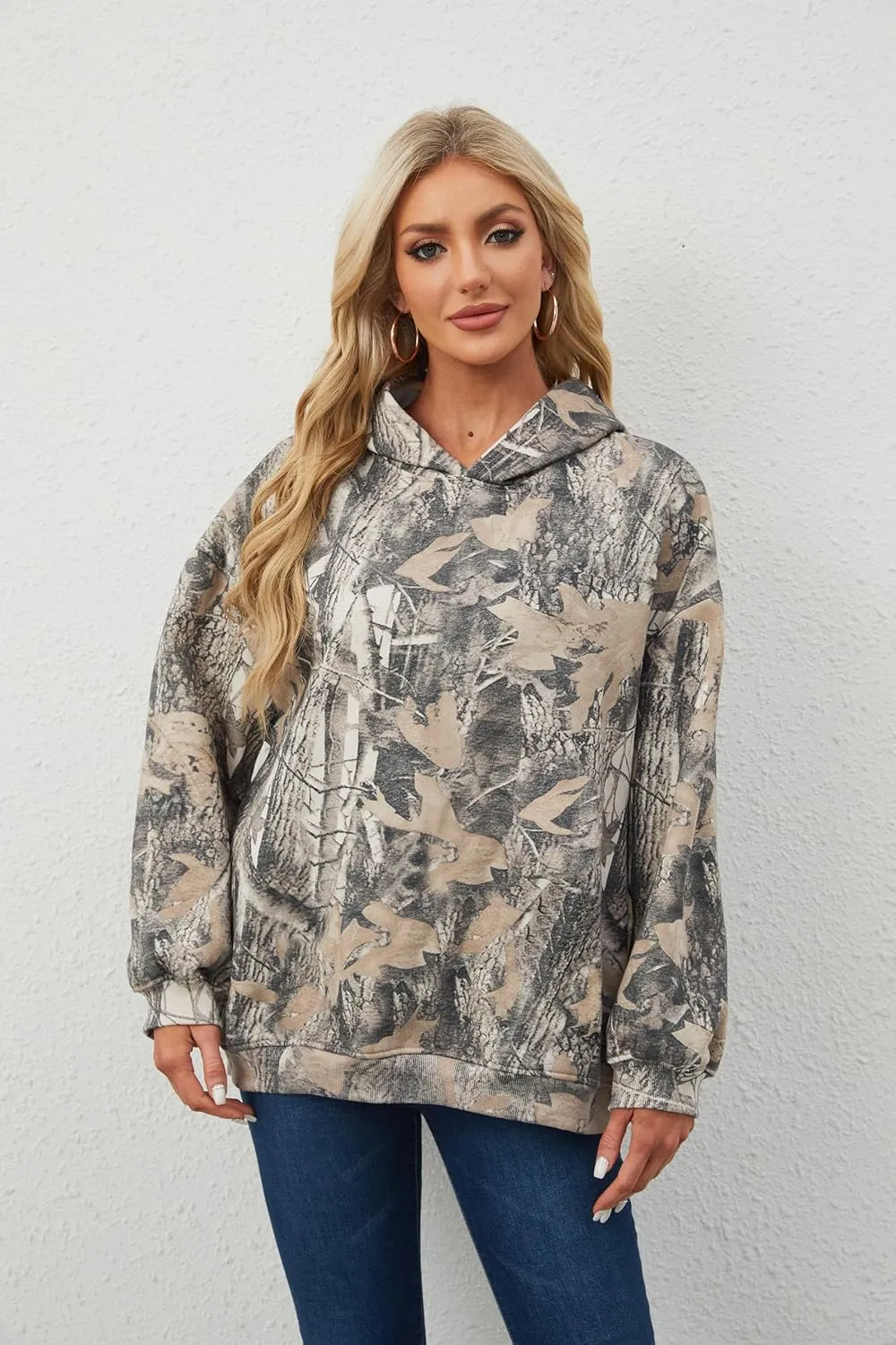 Lauweion Womens Oversized Camo Hoodie Maple Leaf Graphic Hooded Sweatshirt Trendy Long Sleeve Fleece Camouflage Hoodie