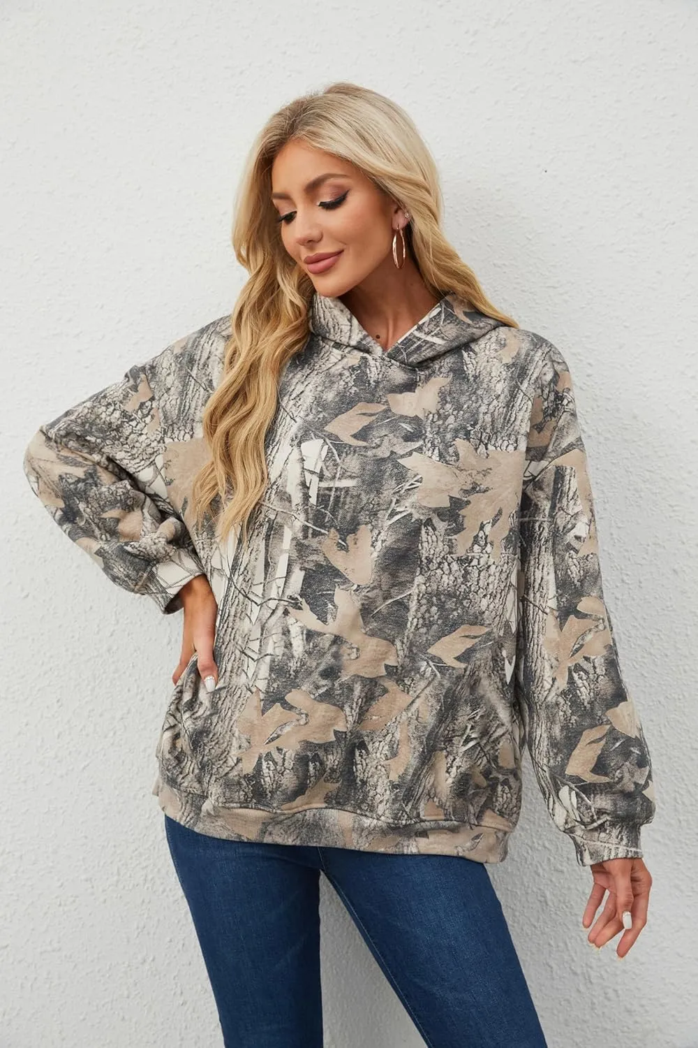 Lauweion Womens Oversized Camo Hoodie Maple Leaf Graphic Hooded Sweatshirt Trendy Long Sleeve Fleece Camouflage Hoodie