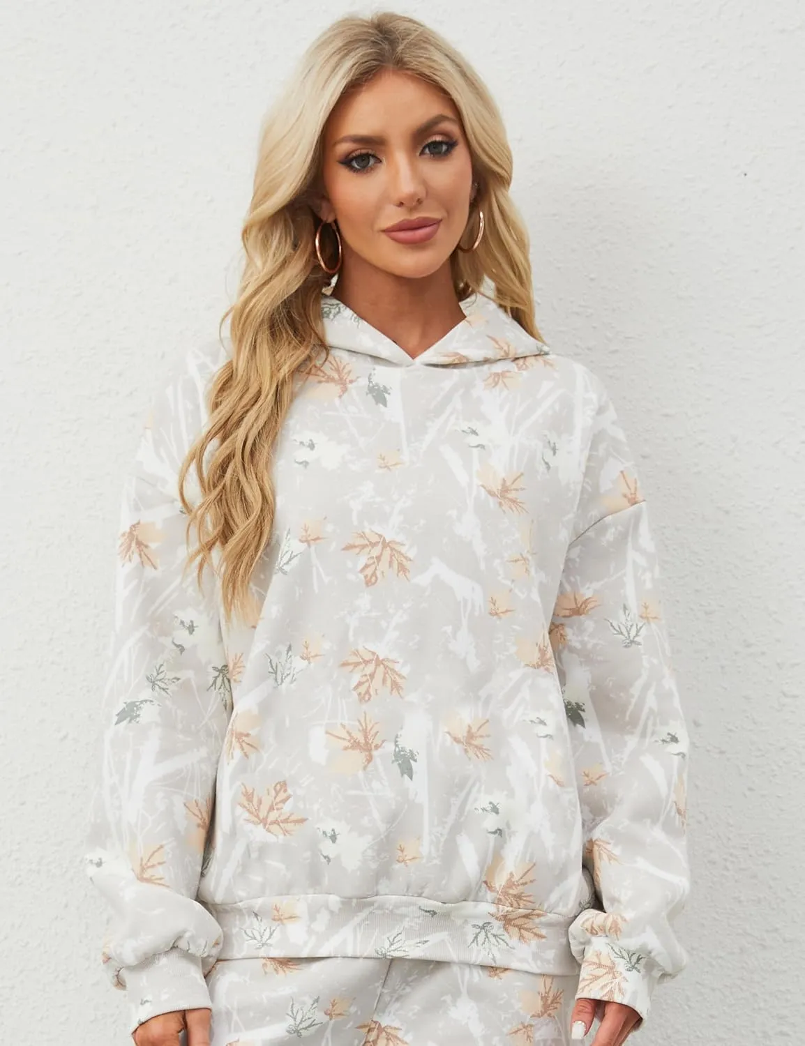 Lauweion Womens Oversized Camo Hoodie Maple Leaf Graphic Hooded Sweatshirt Trendy Long Sleeve Fleece Camouflage Hoodie