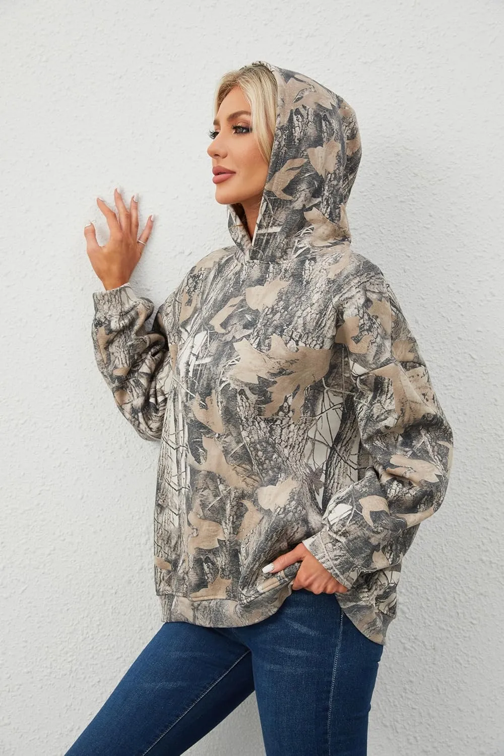 Lauweion Womens Oversized Camo Hoodie Maple Leaf Graphic Hooded Sweatshirt Trendy Long Sleeve Fleece Camouflage Hoodie