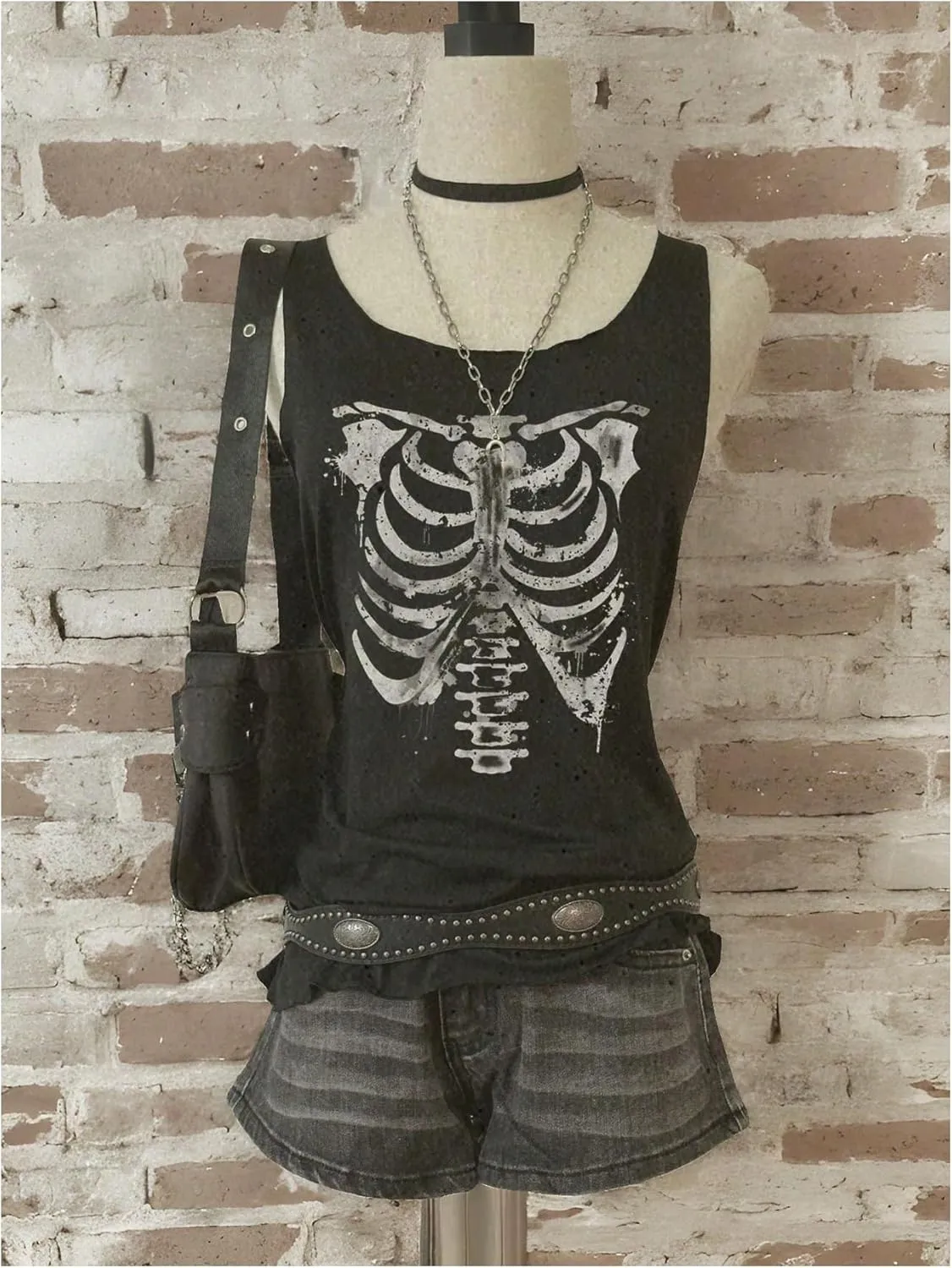 WDIRARA Women's Skull Graphic Tank Top Scoop Neck Sleeveless Tee Gothic Punk Tops