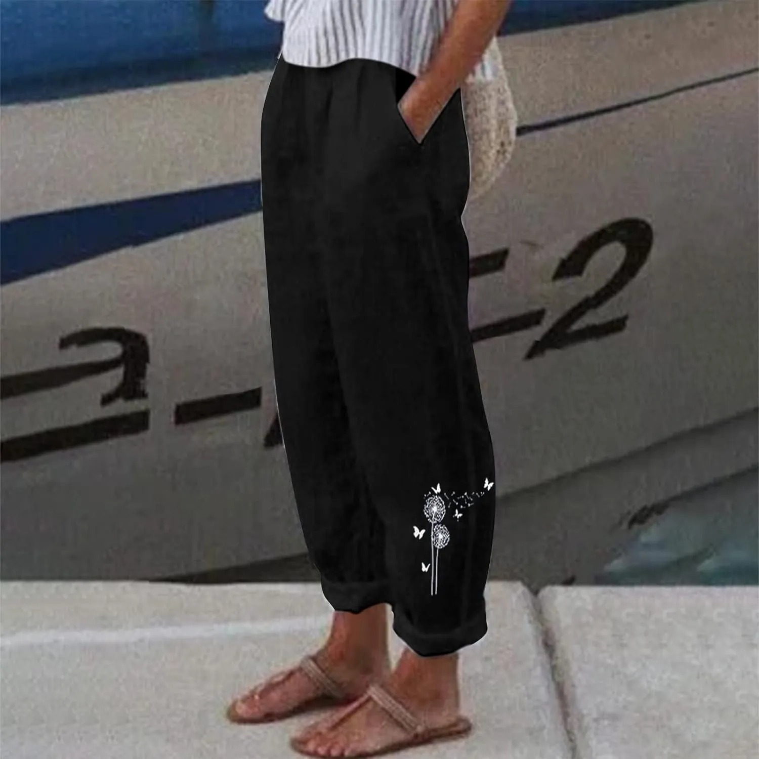 Womens Pants Casual Floral Printed Plus Size Capris Loose Fitting Joggers Lightweight Cropped Pants with Pockets